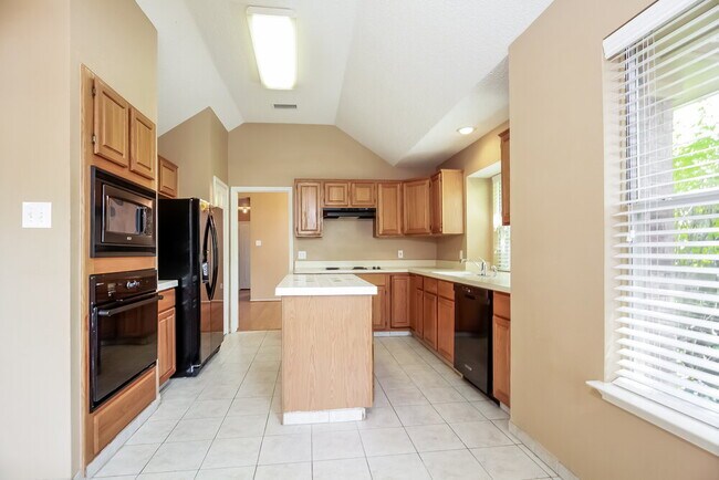 Building Photo - 2235 Stillwater Dr