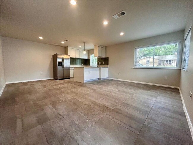 Foto del edificio - 8907 Tronewood Dr