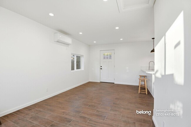 Foto del edificio - 648 Anita St