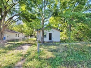 Building Photo - 3358 Dillon St