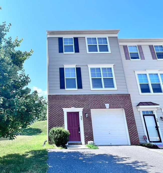 Building Photo - 37 Rapidan Dr