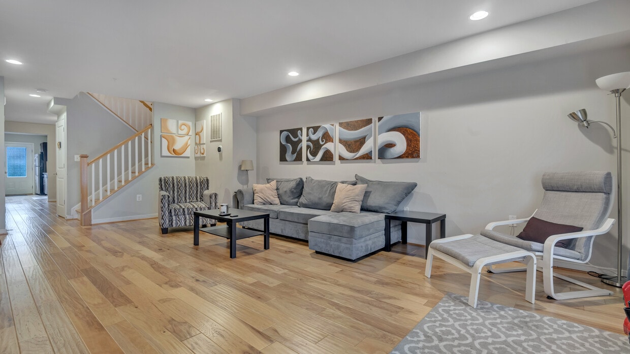 Foto principal - 1663 Montello Ave NE