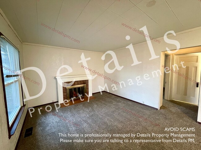 Foto del edificio - **RENTED** 2 Bed 1 Bath Cottage Close to P...