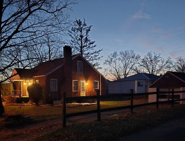 Foto del edificio - 13 Somerville Ave