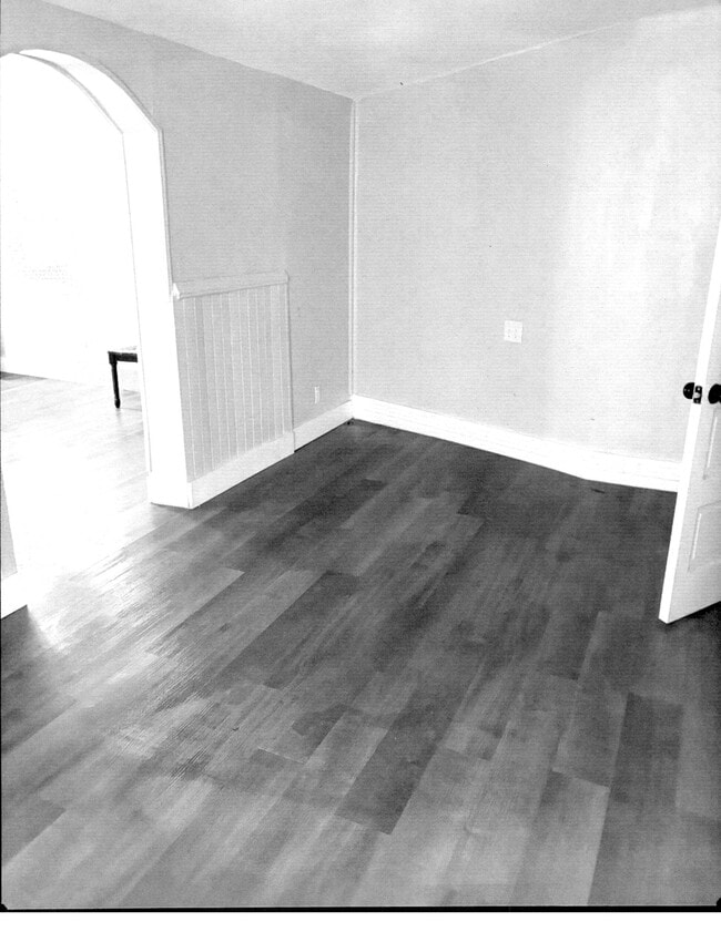 Building Photo - 423 Quitman St