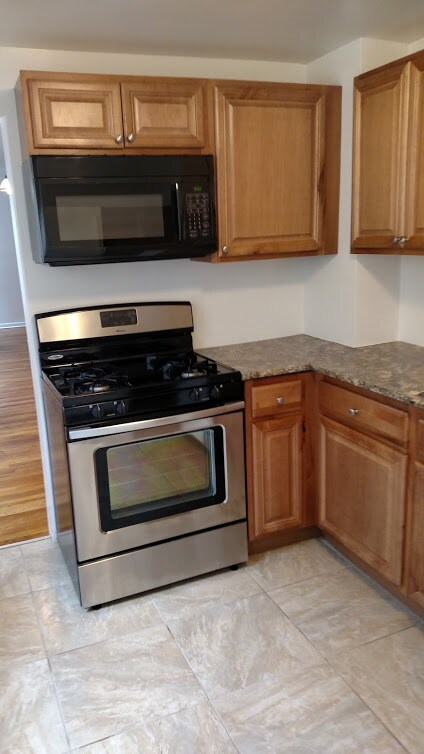Foto del edificio - Great First Floor Duplex in Squirrel Hill!