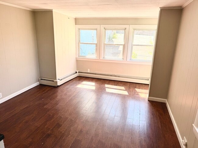 Building Photo - 32 Rockland St