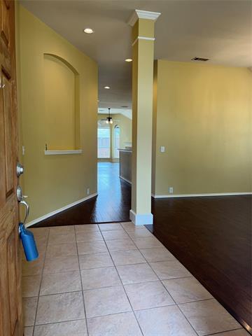 Building Photo - 8217 Livingston Ln