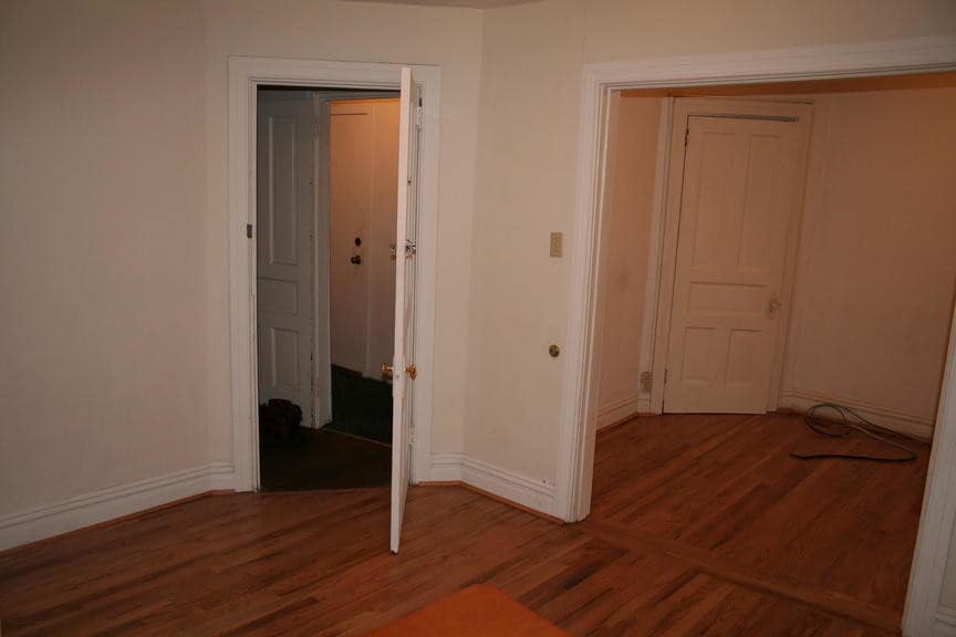 largest bedroom - 216 Morewood Ave