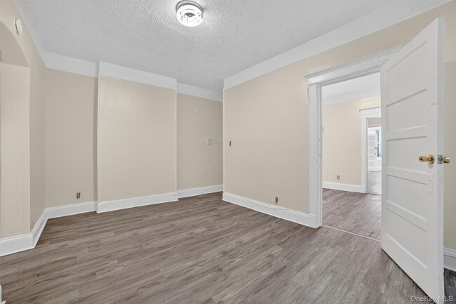 Building Photo - 52 Groshon Ave