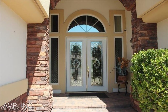 Building Photo - 5 br, 4.5 bath House - 2290 Casa Bella Ct