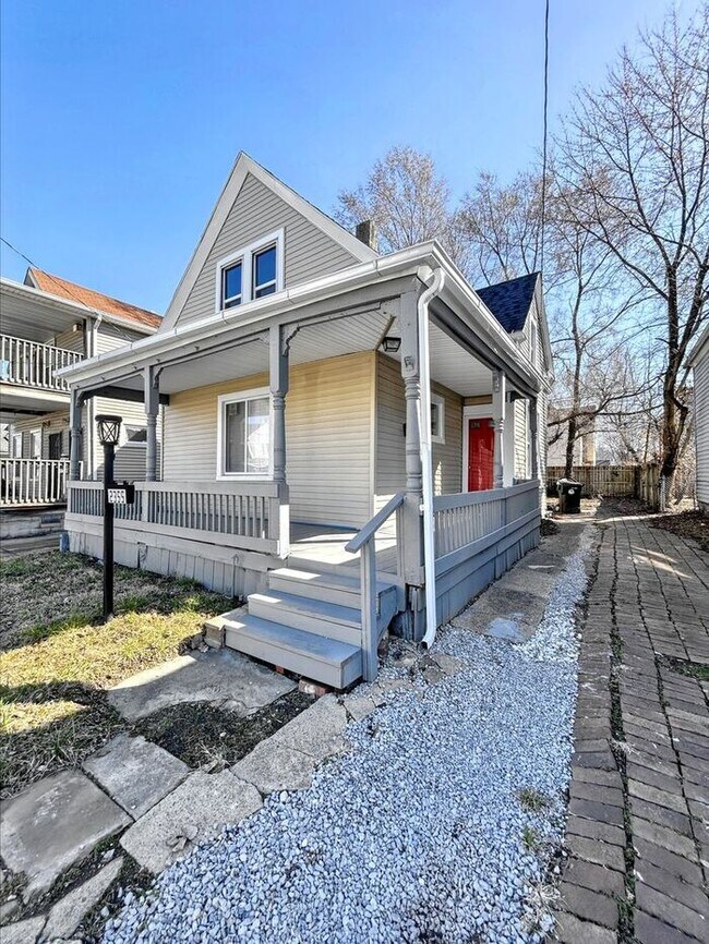 Foto del edificio - Adorable 3-Bedroom Home with Modern Conven...