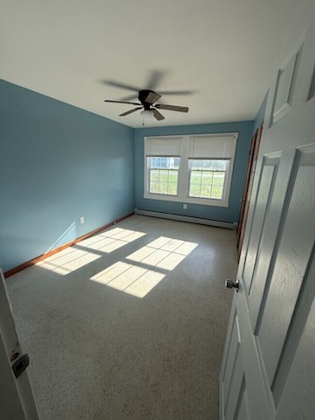 Foto del edificio - Three Bedroom Single Family House for Rent...
