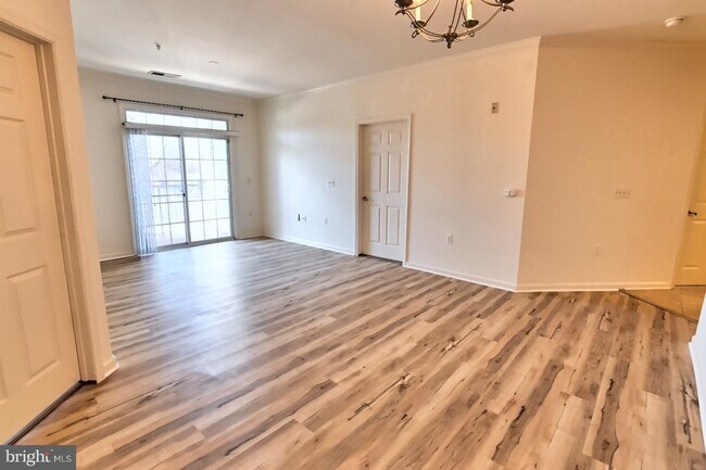 Foto del edificio - 21216 McFadden Square