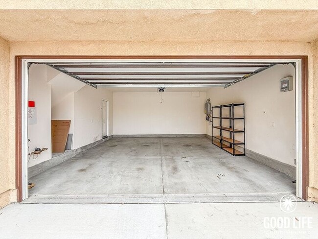 Building Photo - 24159 Verin St