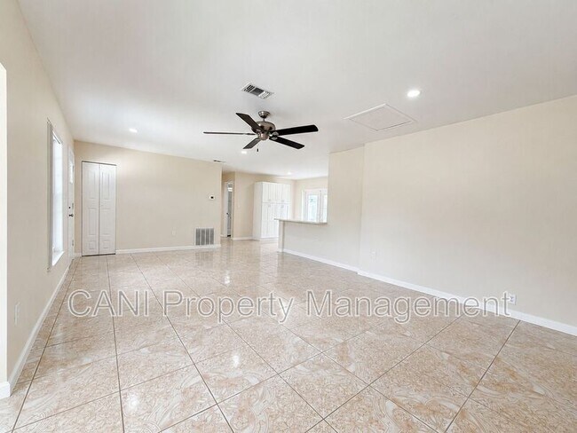 Building Photo - 601 Catwood Dr