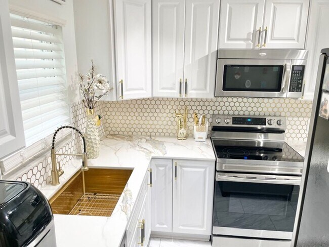 Foto del edificio - Apopka - 2 Bedroom, 2.5 Bathroom -  $1,895.00