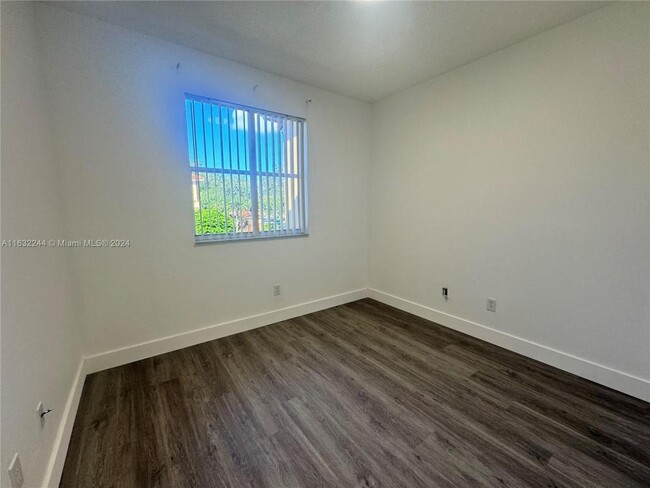 Foto del edificio - 3 bedroom in Dania FL 33312