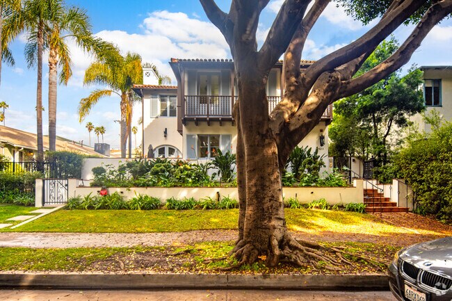 Exterior - The Tusquellas at 923 20th Street