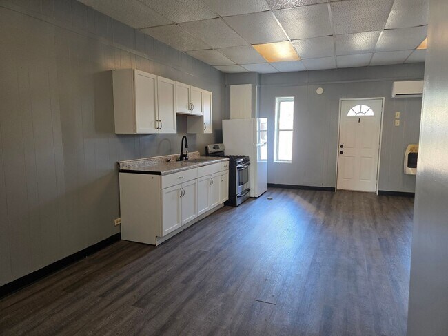 Foto del edificio - 105 W Emeline St