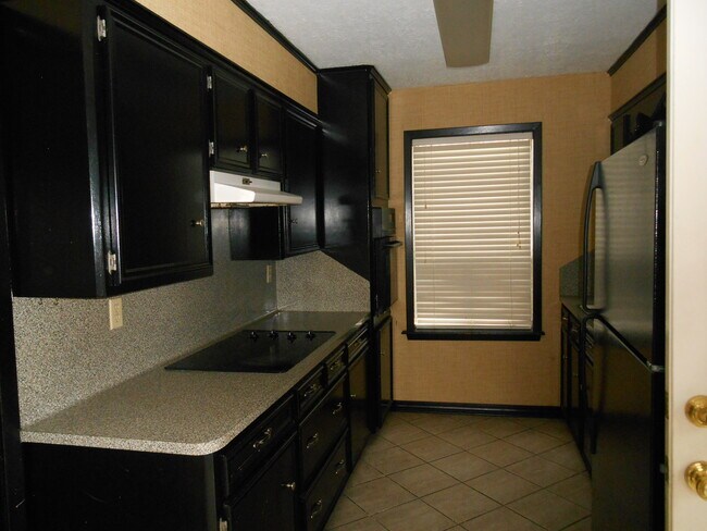 Foto del edificio - 2721 Brothers Blvd