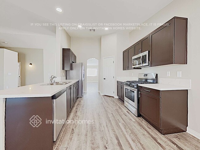 Building Photo - 577 Canlite St