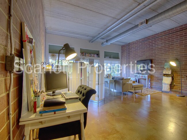 Building Photo - Amazing Industrial Studio at 626 N Graham!