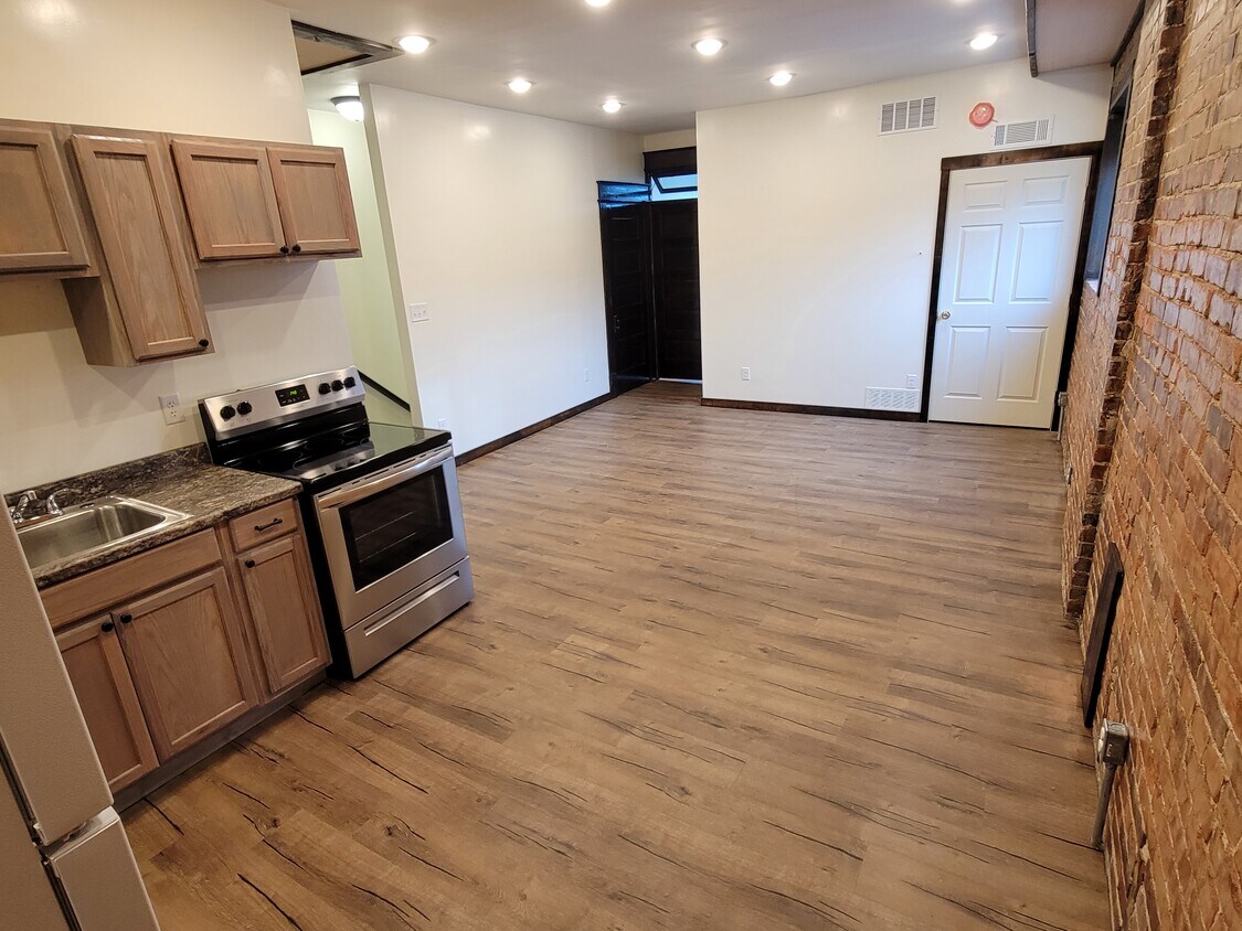 153 Brighton Ave Unit 2, Rochester, PA 15074 Apartments in Rochester