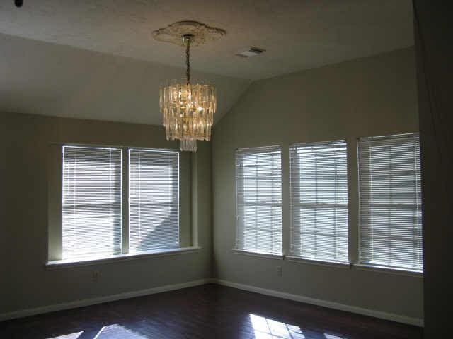 Building Photo - 954 Birnham Woods Blvd