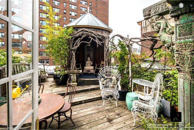 Building Photo - 632 Hudson Street