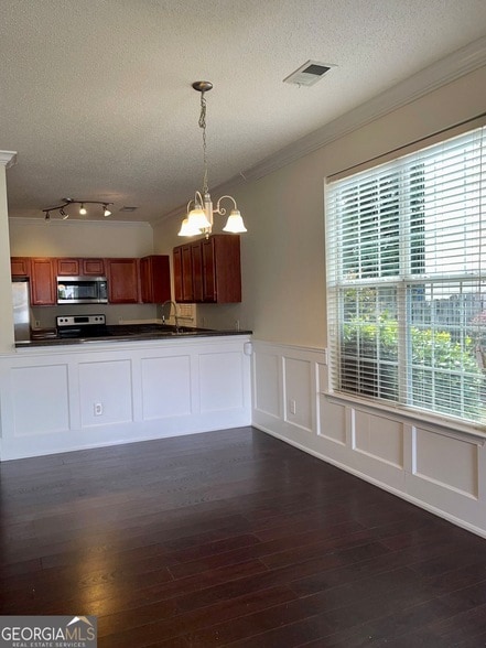 Building Photo - 7282 Wagon Wheel Ct