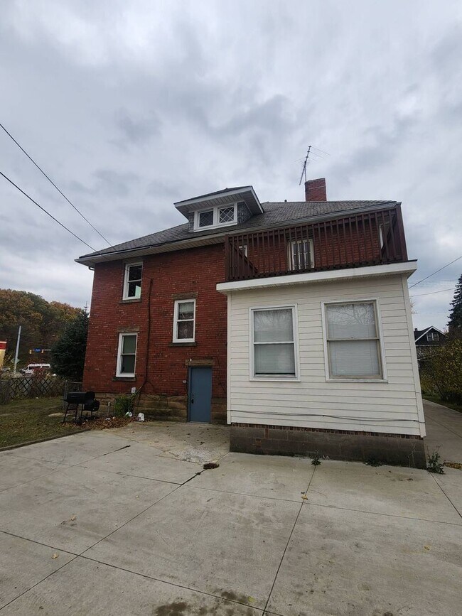 Foto del edificio - 1571 Dille Rd