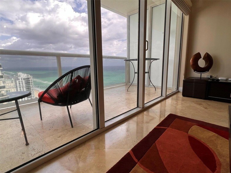 Foto principal - 1830 S Ocean Dr