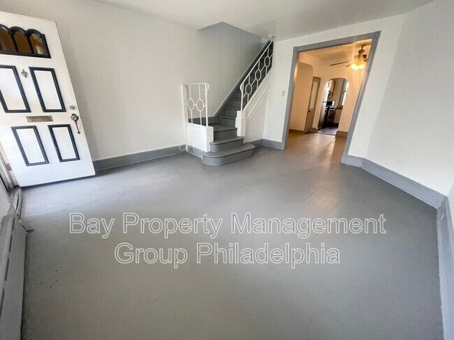 Building Photo - 5813 Montrose St