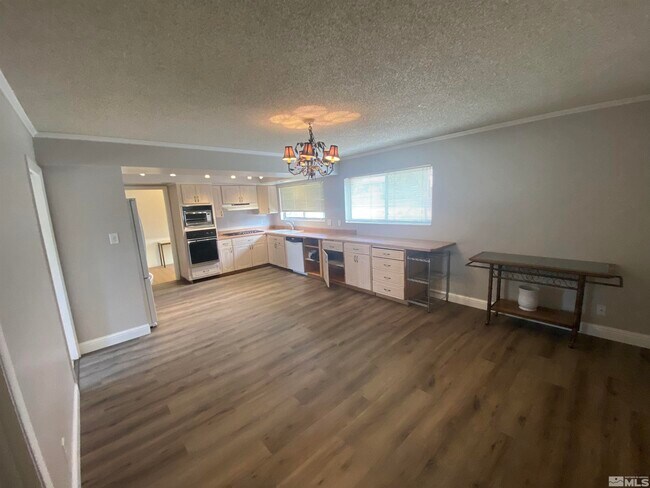 Foto del edificio - 3225 Tamarisk Dr