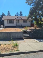Building Photo - 3918 E 8th Ave