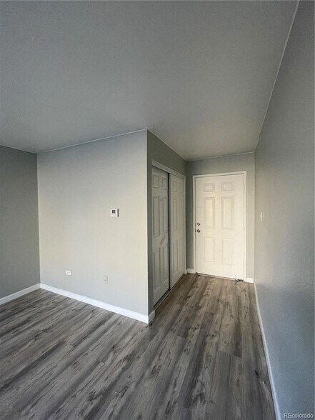 Foto del edificio - 1590 Clinton St