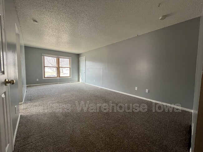 Building Photo - 805 Williams St