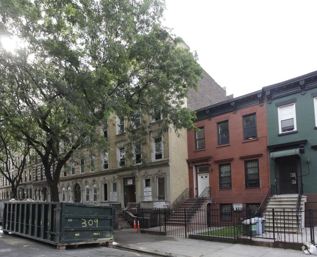 Primary Photo - 240 Madison St