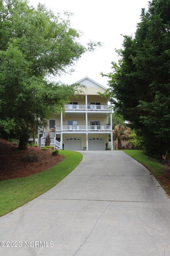 Primary Photo - 9805 Outrigger Ct