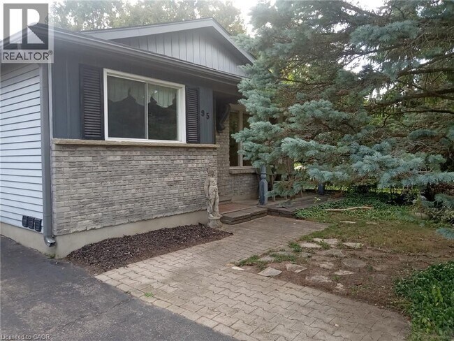Building Photo - 95 Cedar Crest St