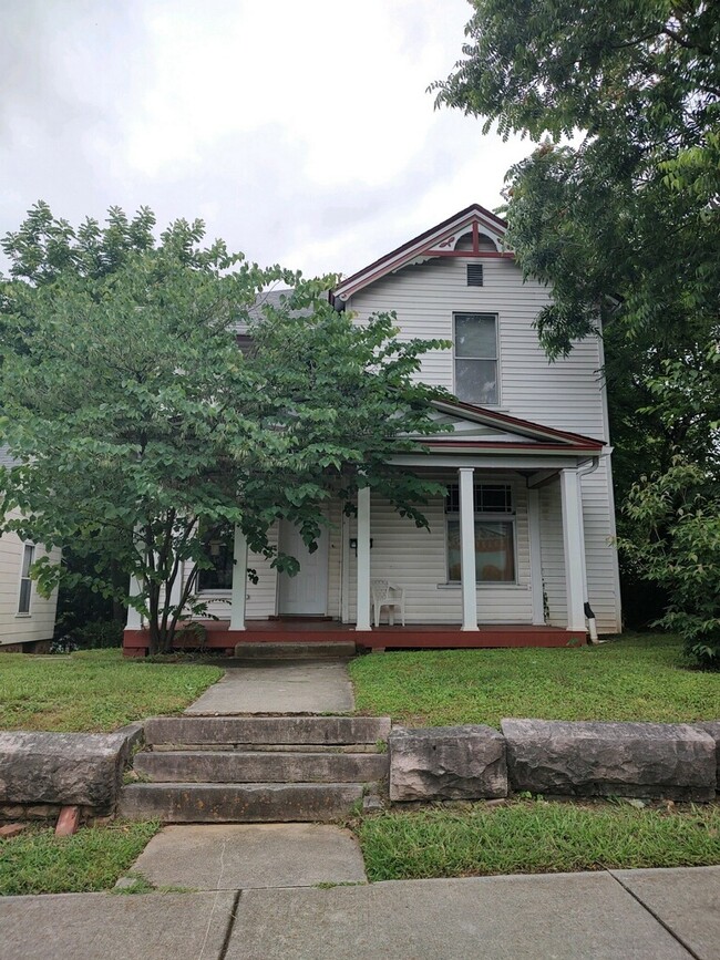 Building Photo - 209 E Baxter Ave