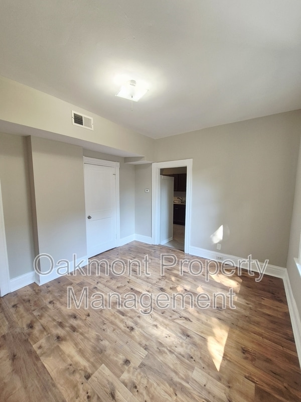 Building Photo - 3209 3rd Ave