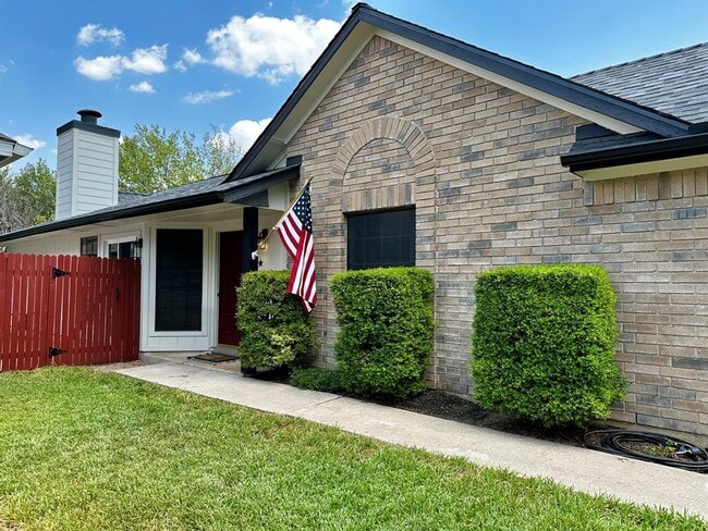 Foto del edificio - 14231 Anita Marie Ln