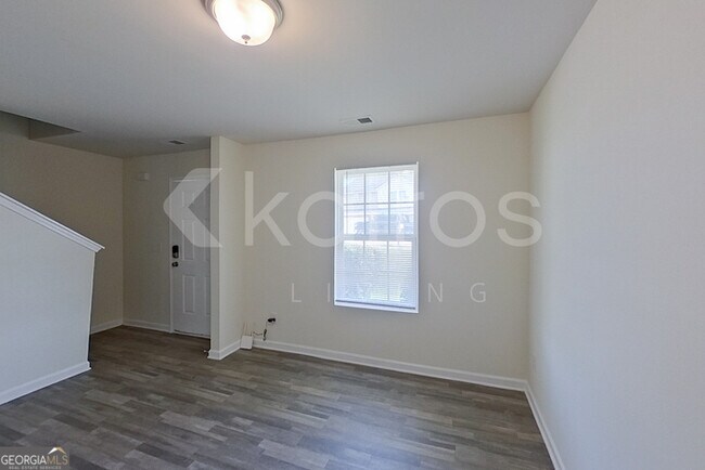 Foto del edificio - 232 Fox Chase Wy