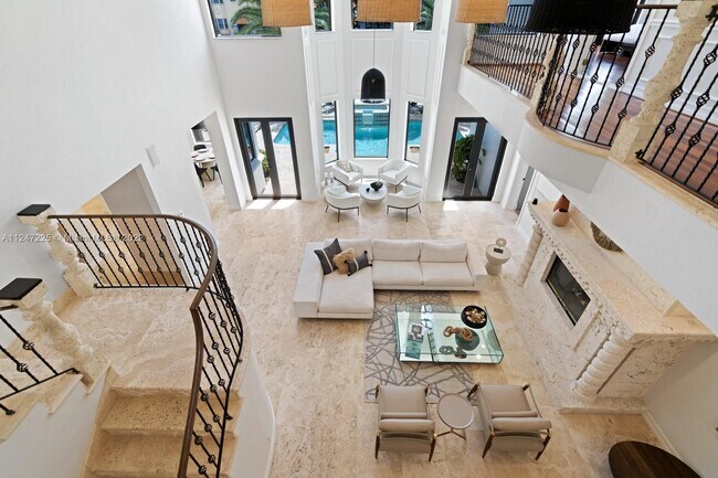 168 Fiesta Way photo'