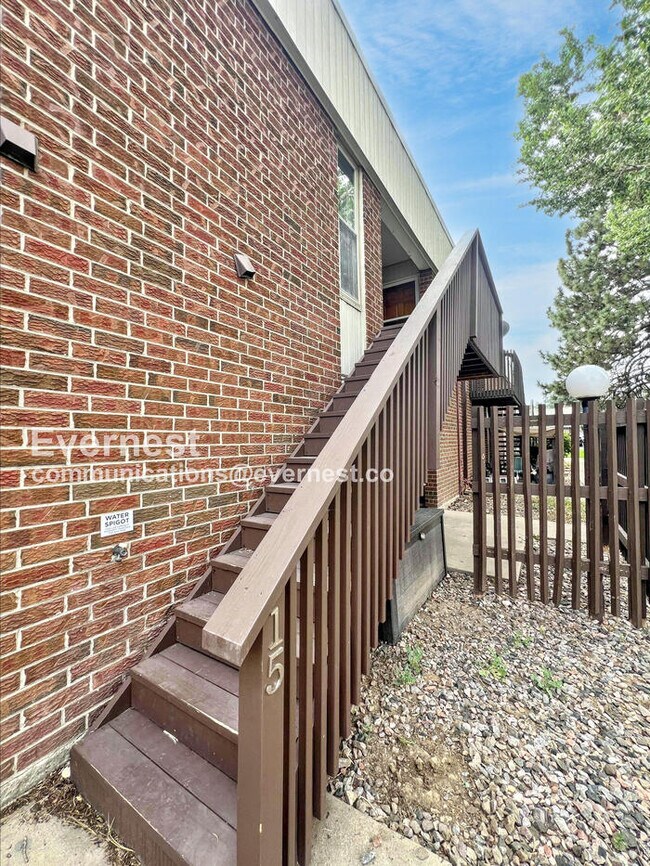 Foto del edificio - 3663 S Sheridan Blvd