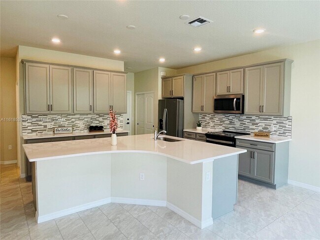 Foto del edificio - 8187 Cinch Way
