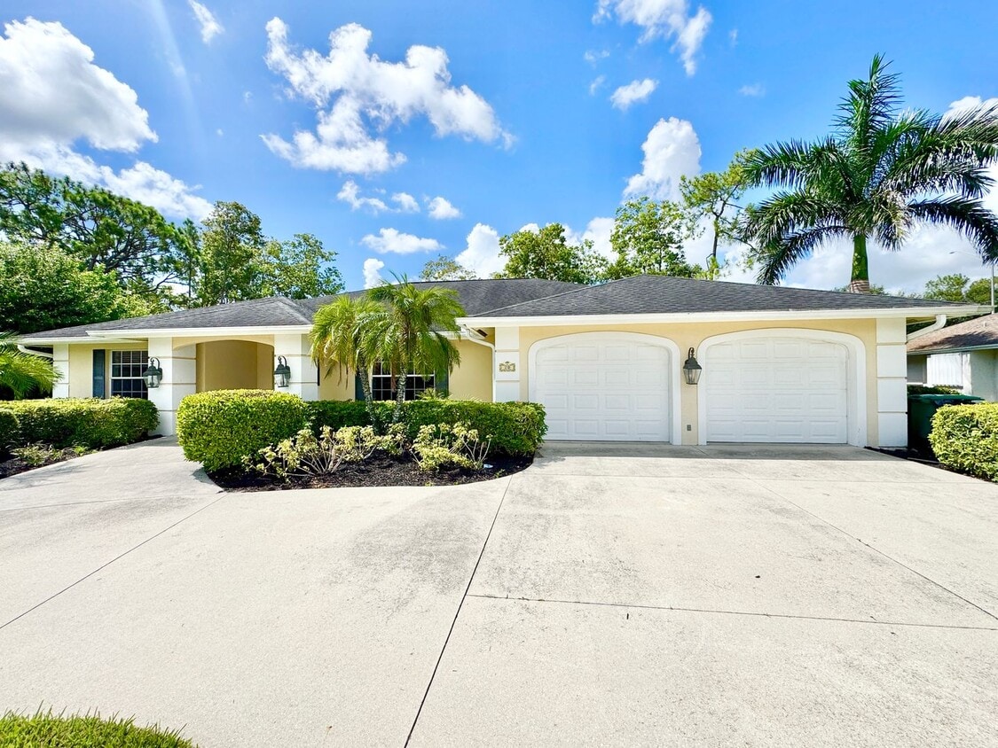 Foto principal - ** BERKSHIRE LAKES ** 3 BED + DEN / 2.5 BA...