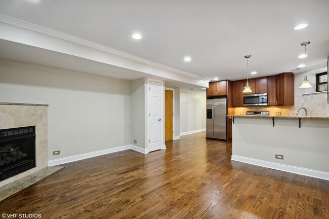 Foto del edificio - 929 W Eastwood Ave